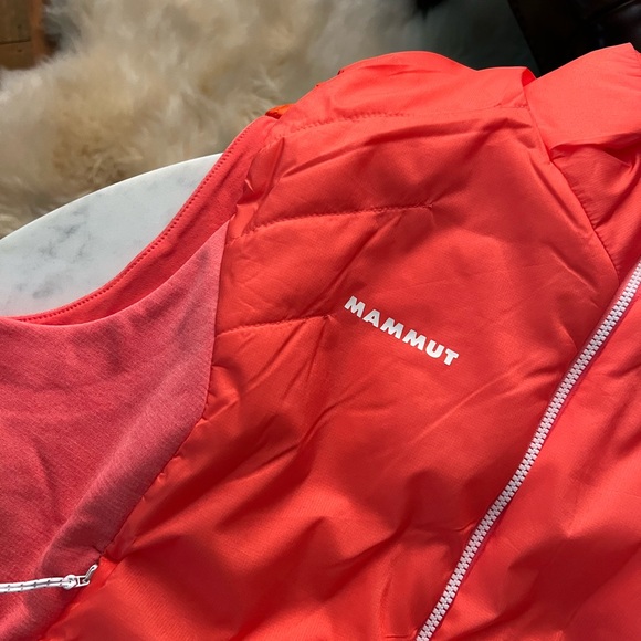 MAMMUT Eigerjoch IN Hybrid Vest--NWT - Picture 8 of 9